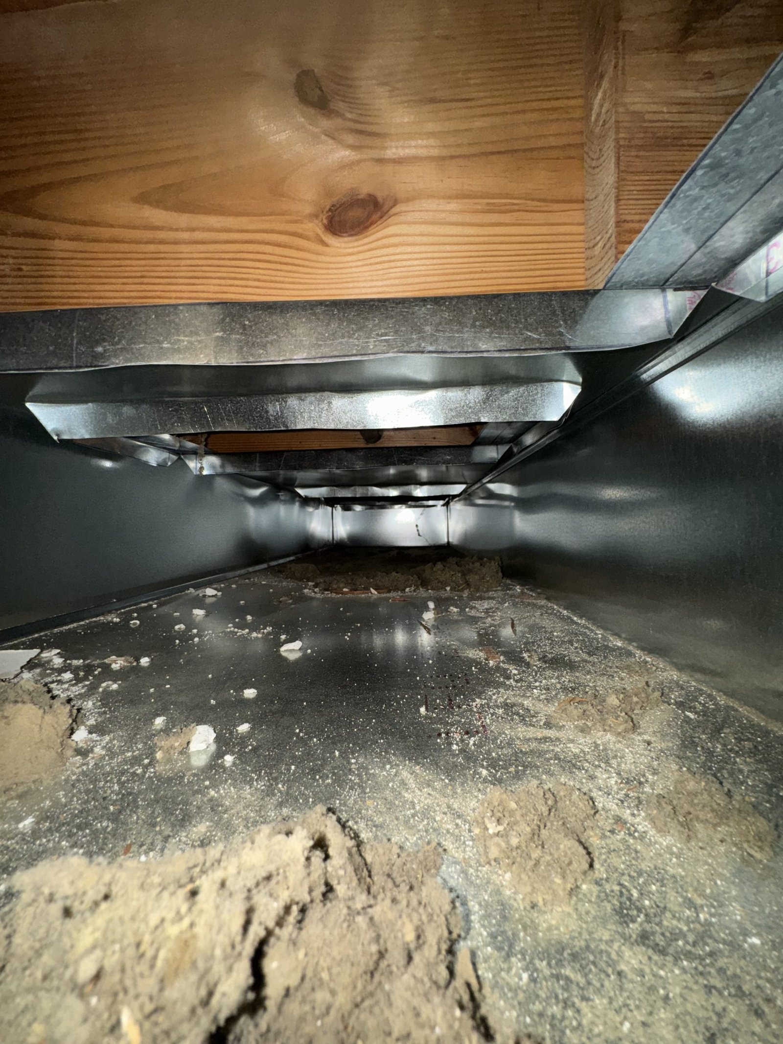 Air duct cleaning result #24 - before